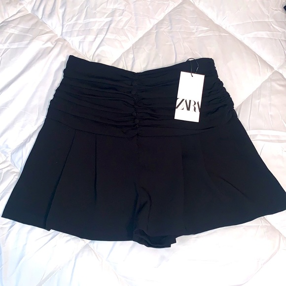 Zara High Waisted Cinched Black Skort- Small - Picture 2 of 9